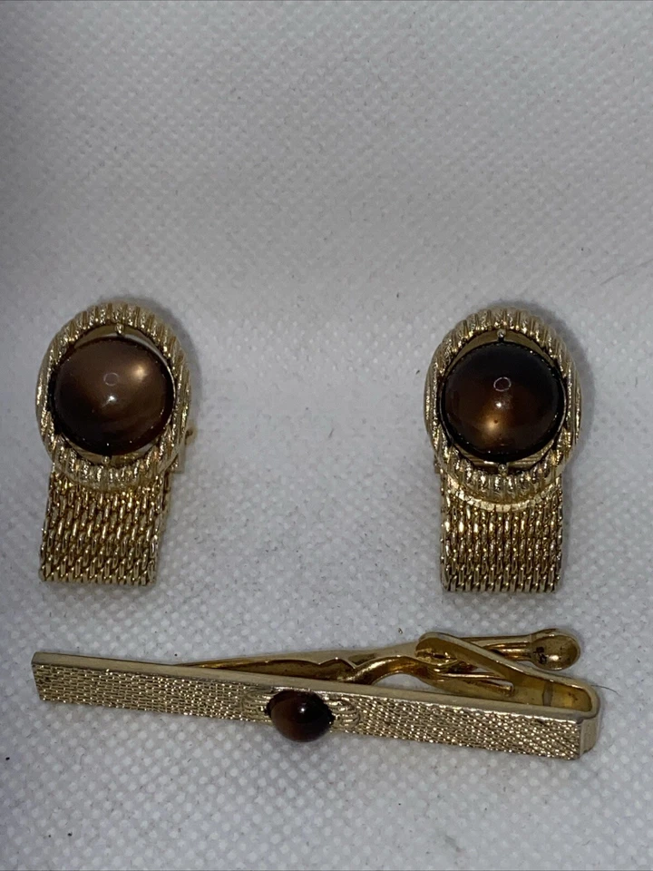 Swank Domed Brown Moonglow Lucite 1960s Mesh Wrap Around Cufflinks And Tie Clip - Image 1 of 4