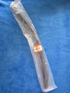 NEW  Suzuki Outboard OEM 18498-90J20 BREATHER HOSE PROTECTOR  Free Shipping - Bild 1 von 2