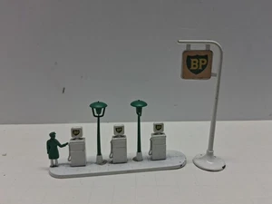 1963 LESNEY DIECAST BP PETROL or GAS PUMPS / ACCESSORY PACK No 1 / MATCHBOX - Picture 1 of 12