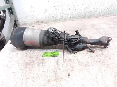 Suporte de mola pneumática dianteiro direito passageiro Mercedes Benz S550 2016 fabricante de equipamento original   - Imagem 1 de 4