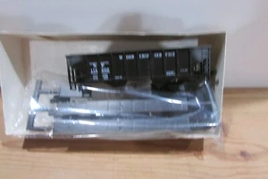 HO Scale Walthers 932-3062 36' Converted Wood Chip Car Northern Pacific - Picture 1 of 3