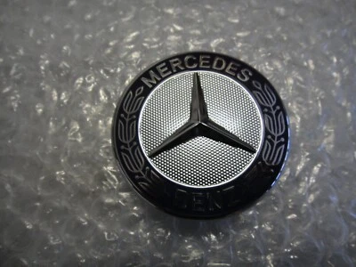 Mercedes Benz Front Hood Emblem Logo A2048170616 OEM New - Imagem 1 de 4