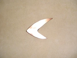 Alfiler de cobre boomerang moderno de mediados de siglo - Imagen 1 de 6