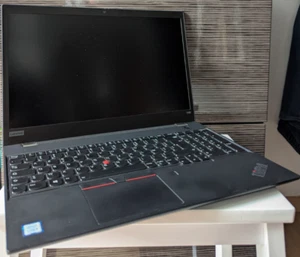 Lenovo ThinkPad T590 i5, AZERTY (ISO FR), 8 Go, Win 11 Pro, 256 Go, 15,6", Numpad - Photo 1/6