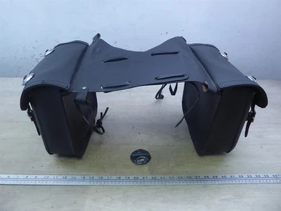 1984 Yamaha XV1000 Virago Y20938) rear leather saddle bag assembly - Image 1 of 4