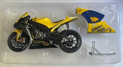 Rossi Model bike Yamaha YZR-M1 Camel Sachsenring MotoGP Minichamp 122063096 1:12 - Image 1 of 4