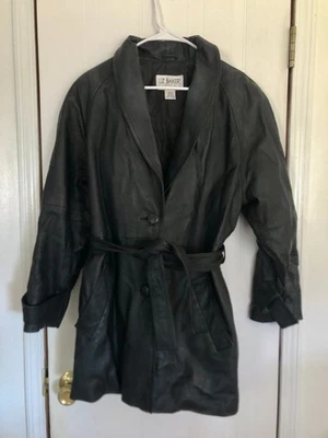 Chaqueta vintage de cuero con cinturón Foto 1 de 4