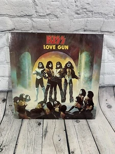 Kiss - Love Gun Vinyl - Vintage 1977 Hard Rock Casablanca - Picture 1 of 5