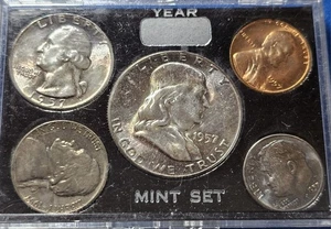A 1957 Brilliant Uncirculated Coin  Set -   Plastic Holder   Philadelphia Mint - Picture 1 of 2
