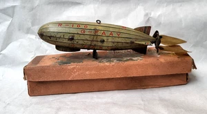 VINTAGE BOX PACK WINDING TIN TOY ZEPPELIN AIR SHIP R-100 G-FAAV KK JAPAN 1930 - Picture 1 of 19