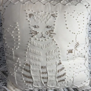 VTG CAT Accent Throw Pillow Candlewick Hand Embroidered Lace Edge 12” Kitty - Picture 1 of 11