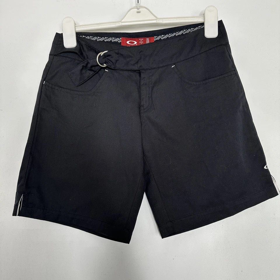 Shorts femininos Oakley tamanho 10 bolsos pretos casual costura interna 9" - Imagem 1 de 4
