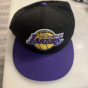 Los Angeles Lakers Basketball New Era 59Fifty Hat Cap Size 7 Purple Gold Black - Picture 1 of 9