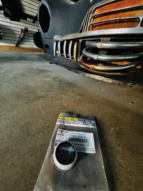 GENUINE   Toyota &LEXUS 17451-F2010 Gasket, Exhaust Pipe 17451-F2010 - Image 1 of 2