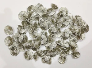 50 Gota Stoff Blumen Applikation Patch im Kreis silberfarben 30 mm. - Bild 1 von 5