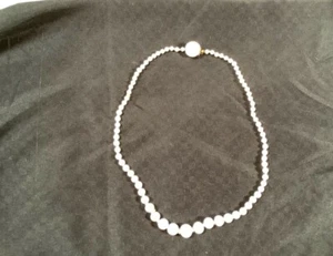 vintage antique graduated white milk glass beads necklace jewlery hand strung - Picture 1 of 12