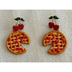 Pendientes Sugarfix BaubleBar Pastel de Cereza Estrás Perforados Cuelgan Kitsch Novedad - Imagen 1 de 4