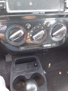 Temperature Control Manual Temperature Control Fits 17-19 MIRAGE 3036239 - Picture 1 of 12