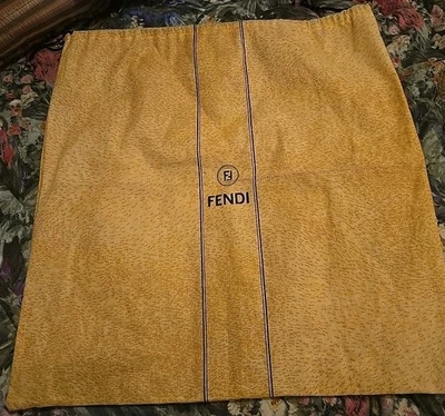 Bolsa antipolvo vintage FENDI 19""X 19,5"" hecha en Italia Foto 1 de 4