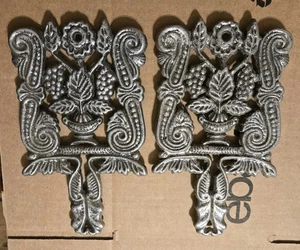 2 Vintage Aluminiumguss Untersetzer Trauben & Blätter Kochplatte mit Fuß - Bild 1 von 2