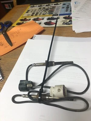 Sensores OEM EGT 2011-2016 GM Duramax LGH LML 6,6 L 2500HD 3500HD pieza #s en Desc. Foto 1 de 3