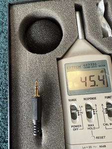 DIGITAL SOUND LEVEL  METER  40-130dB - Picture 1 of 3