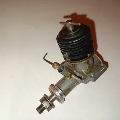 1954 AM 25 MkI 2.5cc model plane diesel engine, Dennis Allen's 1st engine design - Image 1 of 4