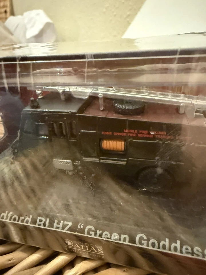 ATLAS EDITIONS 4144 102 Fire Engine fechado lacrado e na caixa 1:43 - Imagem 1 de 3