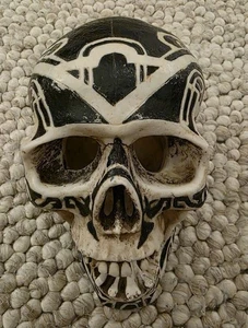 SUMMIT COLLECTION RESI TRIBAL SKULL - Bild 1 von 8