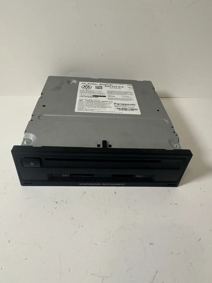 2015 VOLKSWAGEN GOLF GTI SD CD PLAYER RADIO RECIVER OEM 5G0035876 - Image 1 of 4