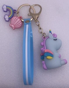 UNICORNIO AZUL Y VIOLETA - Llavero de PVC con CORREA, dijes, llavero y clip de gancho - Imagen 1 de 2