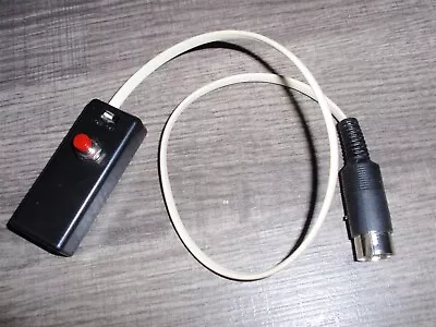 Commodore Serial Port Reset Switch for C64/128/VIC-20 1541 Disk Drive Printer - Image 1 of 4