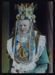 Foto UNA NOVIA NORUEGA NORUEGA C1920 ANTIGUA ANTIGUA Linterna Mágica Diapositiva MUJER - Imagen 1 de 5
