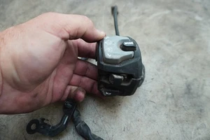 20 SUZUKI GSXR 1000 LEFT SIDE HAND CONTROL HEADLIGHT HORN SWITCH E-5419 - Picture 1 of 7