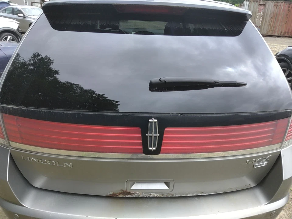 08 LINCOLN MKX Tail Light Drivercenter (lid Mounted) - Image 1 of 1