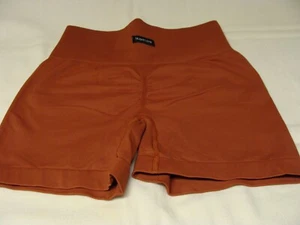 ATHLETA Transcend 7" Shorts w/ wide elastic band - Picture 1 of 2