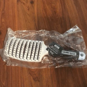 NEW Keratin Complex White curved large vent brush retails $35 - Picture 1 of 3