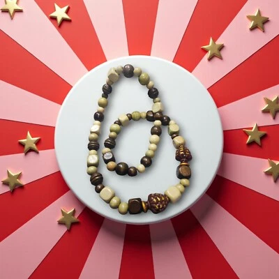 Collana Da Donna Con Perle Di Legno E Pigne Di Ceramica Siciliana  - Immagine 1 di 3