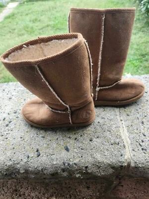 Botas Airwalk Ugg para niñas talla 11 Foto 1 de 2
