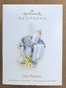 Hallmark Andenken Ornament Neue Eltern 2007 Babyflasche im Eiskübel Neu Neu im Karton - Bild 1 von 5