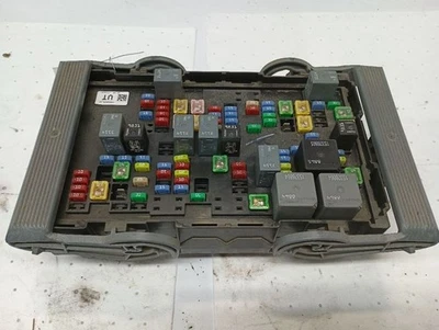 2007-2009 Chevy Suburban 1500 GMC Yukon 1500 Engine Fuse Box OEM Foto 1 de 4