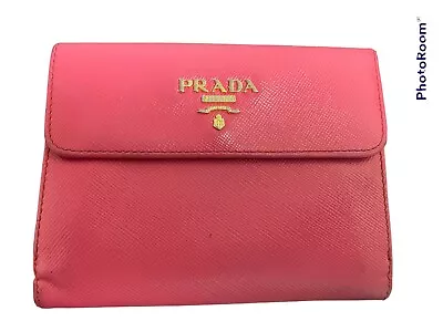 Authentic Bright Pink Small Saffiano Leather Prada Wallet • 130€