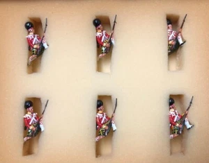 BLACKWATCH INFANTRY ON THE FIELD KNEELING AT THE READY 54 MM PAINTED METAL - Picture 1 of 4