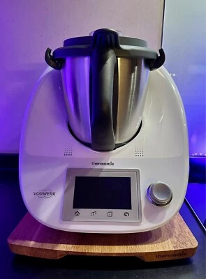Thermomix TM5 inklusive Zubehör und mit 2. Mixtopf, Cook-Key und Trolley - Bild 1 von 4