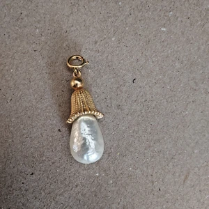 Vintage Sarah Coventry Barouqe Pearl Mushroom Charm Pendant Read - Picture 1 of 2