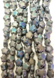 TSCHECHISCHE GLASPERLEN STERN 6mm GRÜN IRIS METALLIC MATT AB 75 Stück SALE - Bild 1 von 1