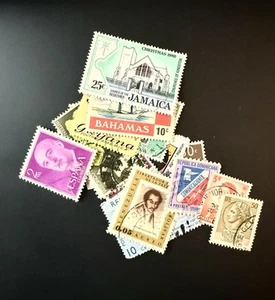 20 WORLDWIDE MIXED 40+ YEAR OLD STAMPS - ALL DIFFERENT USED SELECTION OF STAMPS - Picture 1 of 2