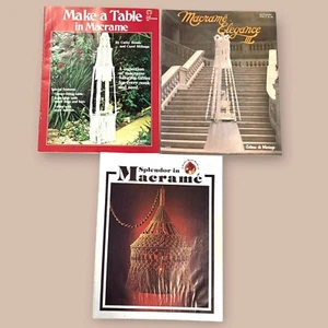 Lote 3 libros vintage con patrón de macramé de los años 70 colgadores de maceta colgantes de pared revistas M5 - Imagen 1 de 6