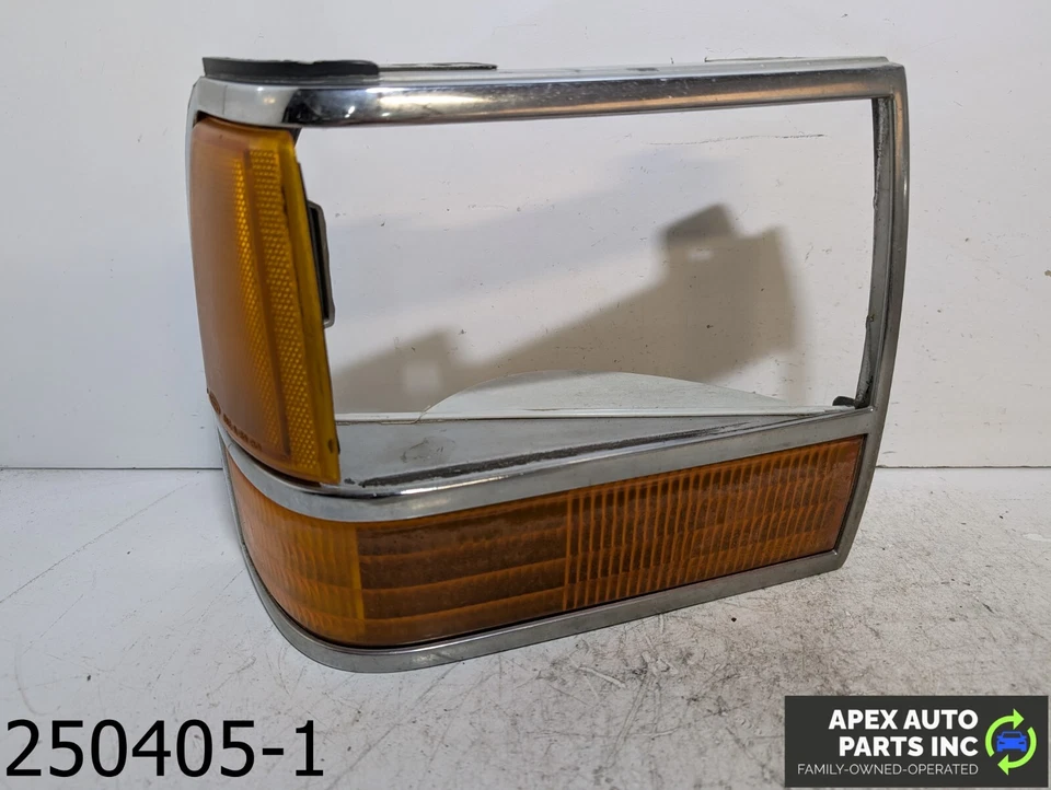 OEM 1989-1992 Ford Bronco II 2,9 L LUZ DE CABEZA DERECHA BISEL MOLDURA CON INTERMITENTE Foto 1 de 4