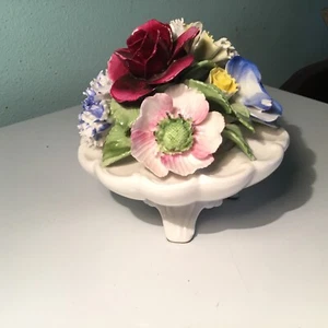 Vintage Radnor Bone China Flowers Bouquet England Footed Base Hand Made - Picture 1 of 5